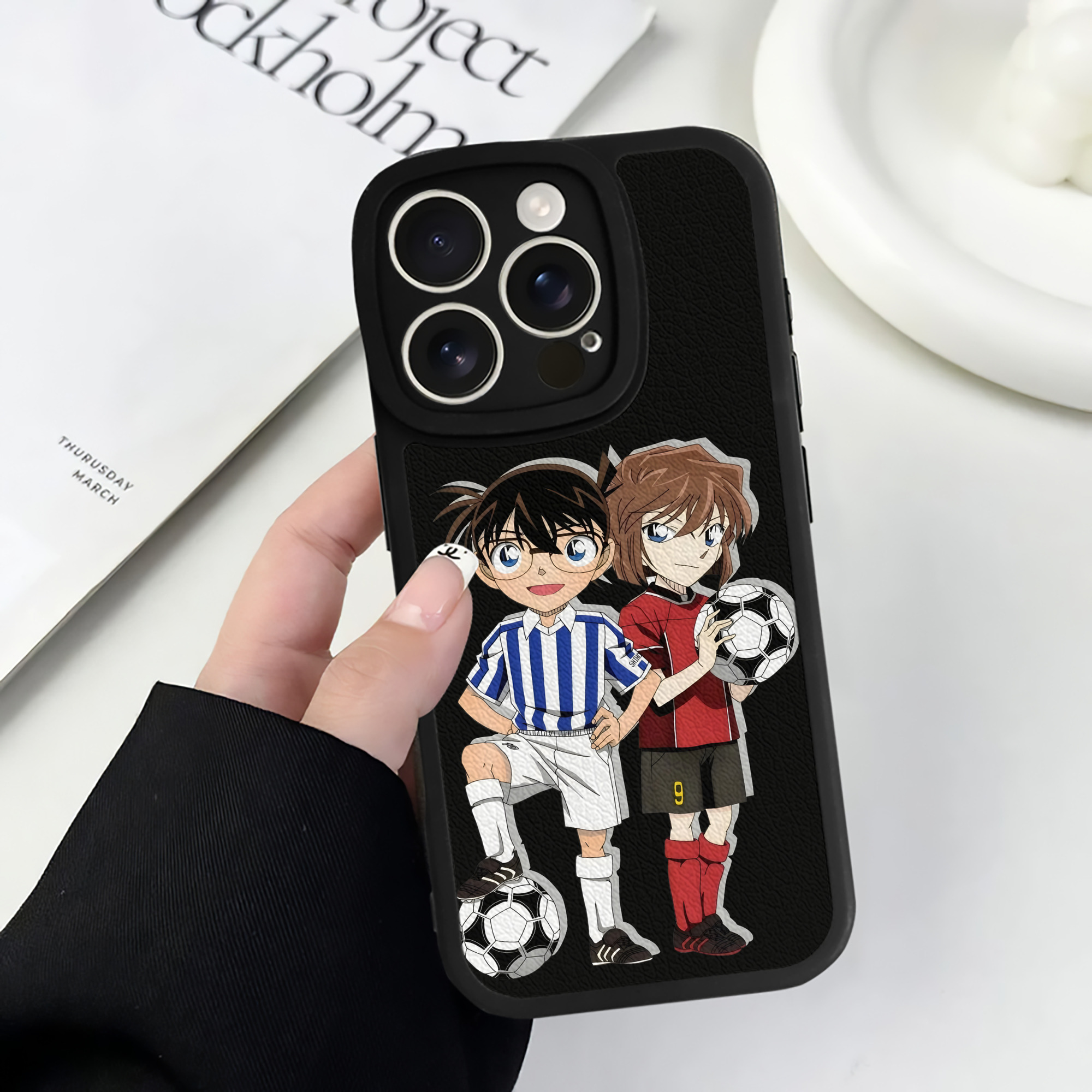 （画像用） 名探偵コナン 灰原 哀 はいばら あい Detective Conan Anita Hailey、Vi Graythorn Haibara Ai 【iPhone 16シリーズ対応】シリコンスマホケース（レザー調） 材質：シリコン